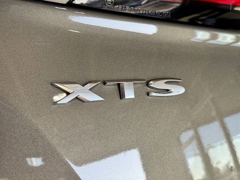 Used 2019 Cadillac XTS Luxury image 25