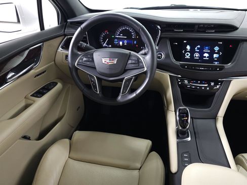 Used 2017 Cadillac XT5 Premium Luxury w/ LPO, Wheel Lock Package image 19