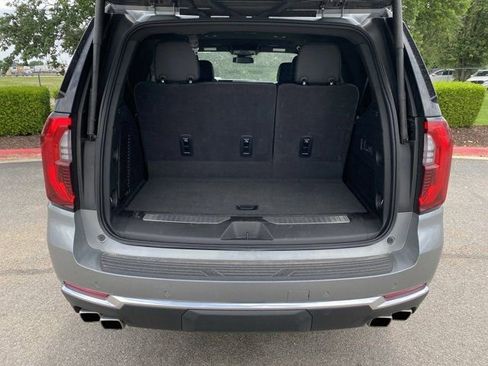 Used 2025 GMC Yukon Denali AWD/4WD image 6