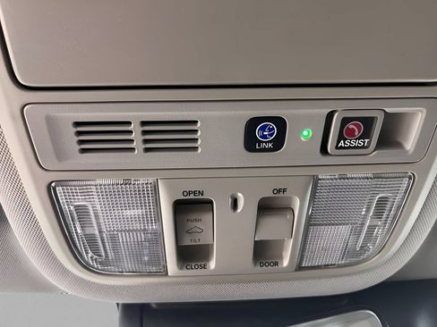 Used 2018 Honda Accord Touring image 20
