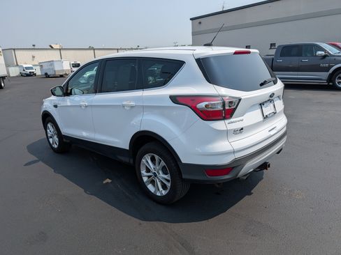 Used 2017 Ford Escape SE image 6