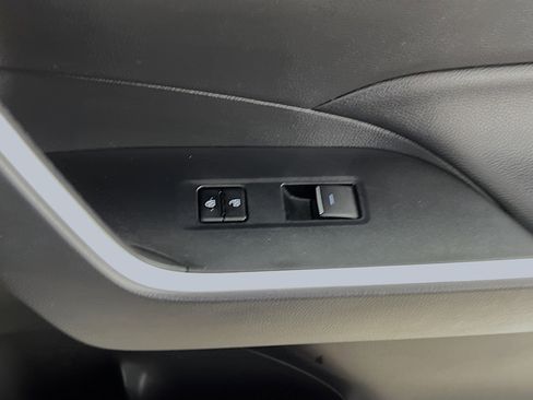 Used 2025 Toyota RAV4 XLE image 32