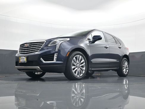 Used 2018 Cadillac XT5 Platinum w/ Driver Assist Package AWD/4WD image 21