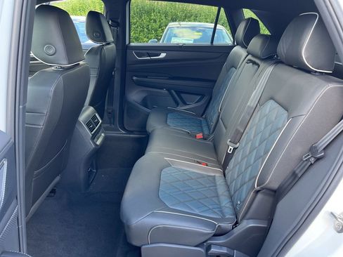 New 2026 Volkswagen Atlas Cross Sport SEL Premium R-Line image 24