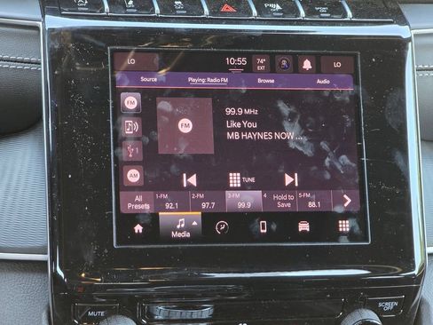 Used 2025 Jeep Grand Cherokee Laredo X AWD/4WD image 7
