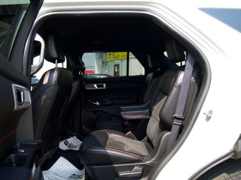 Certified 2022 Ford Explorer ST-Line AWD/4WD image 32
