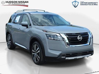 Used 2025 Nissan Pathfinder Platinum