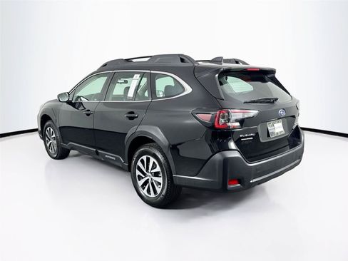 Used 2024 Subaru Outback AWD/4WD image 11