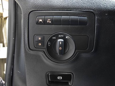 Used 2020 Mercedes-Benz Metris Passenger image 19