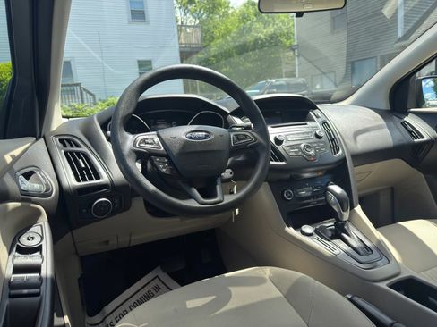 Used 2016 Ford Focus SE FWD image 29