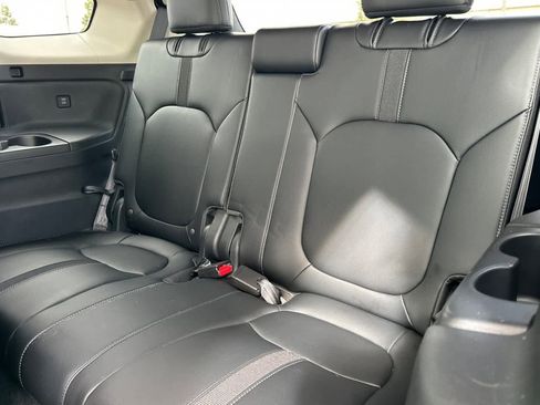 Used 2024 Honda Pilot EX-L image 16