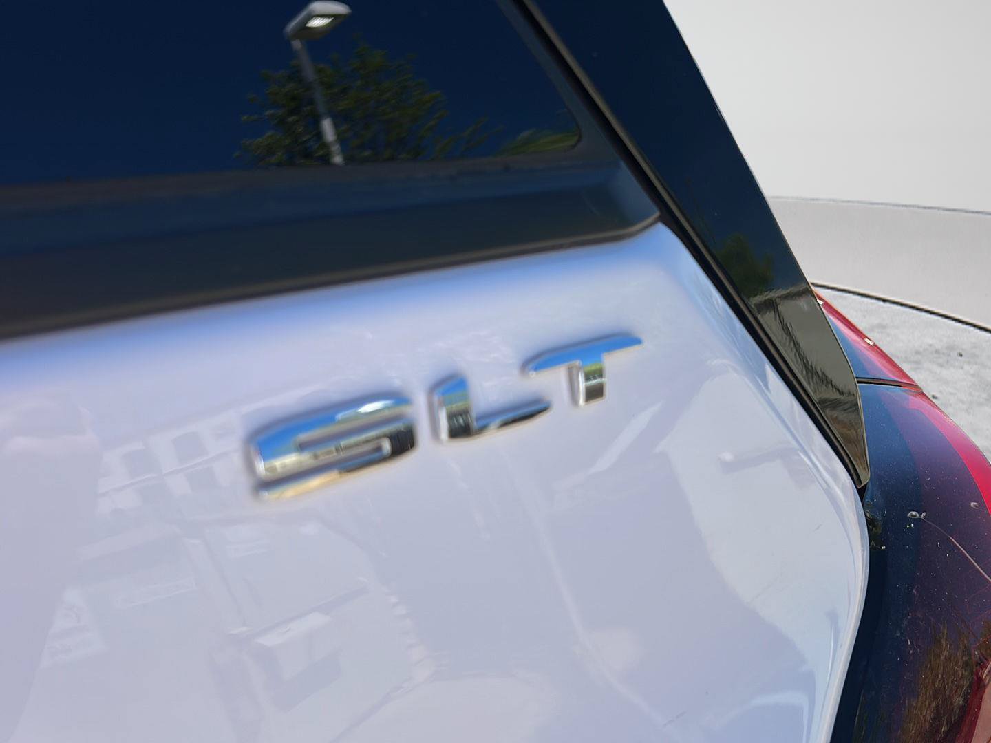 Used 2023 GMC Terrain SLT FWD image 25