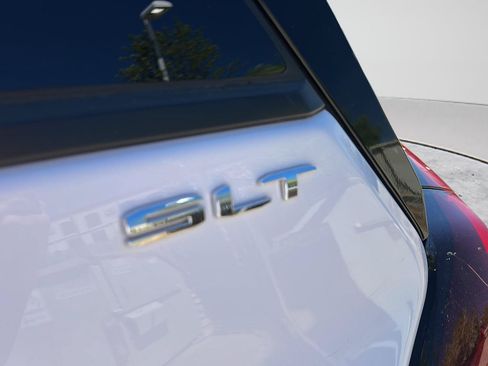 Used 2023 GMC Terrain SLT FWD image 25