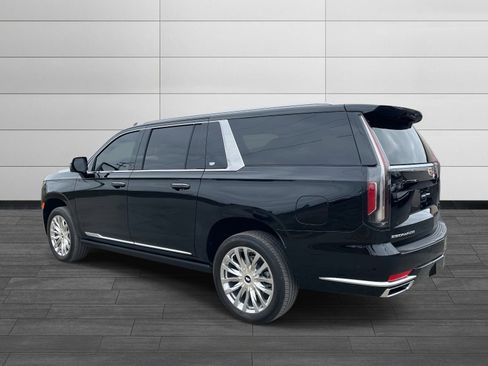 Used 2024 Cadillac Escalade ESV Premium Luxury w/ Performance Package image 4