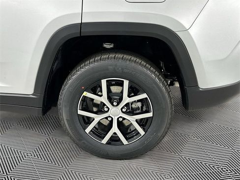 New 2025 Jeep Grand Cherokee Limited w/ Trailer Tow Package image 16