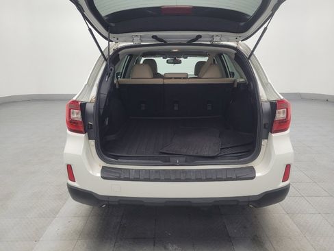 Used 2016 Subaru Outback 3.6R Limited image 29