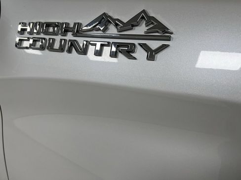 Used 2022 Chevrolet Silverado 1500 High Country image 17