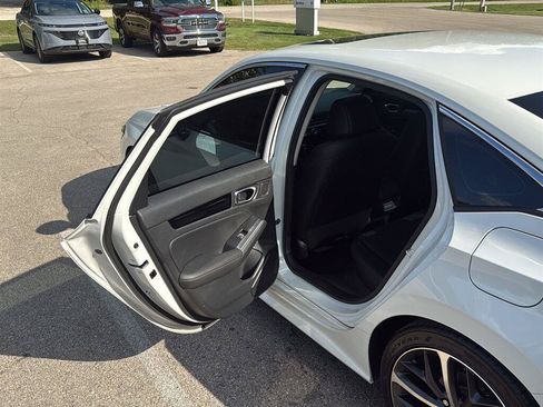 Used 2024 Honda Civic Touring image 13