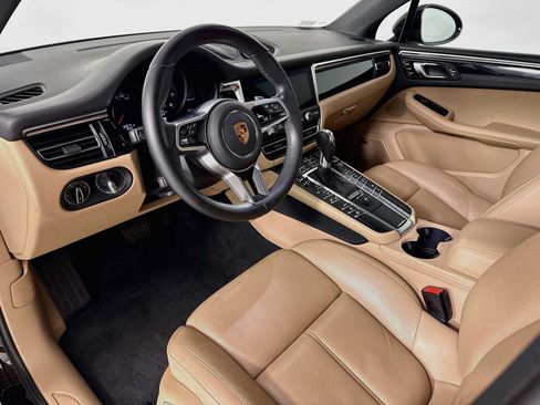 Certified 2021 Porsche Macan AWD/4WD image 4