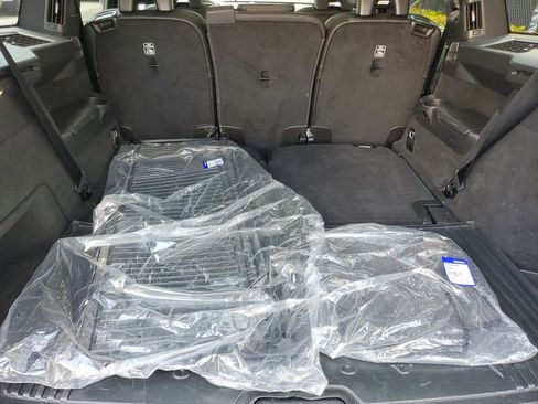 Certified 2023 Volvo XC90 B6 Ultimate w/ Protection Package Premier image 8