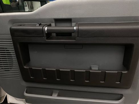 Used 2015 Ford F250 XL w/ Power Equipment Group image 20