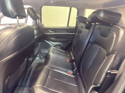 Used 2023 Jeep Grand Cherokee 4WD 4xe image 31