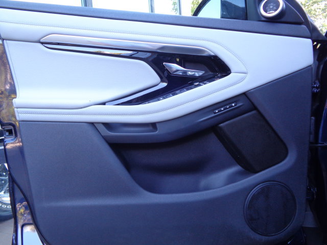 Used 2021 Land Rover Range Rover Evoque R-Dynamic S AWD/4WD image 16