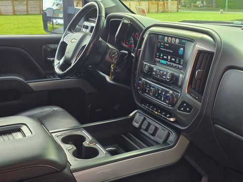 Used 2018 Chevrolet Silverado 2500 LTZ w/ Duramax Plus Package image 15