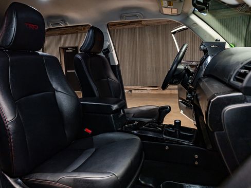 Used 2021 Toyota 4Runner TRD Off-Road Premium image 24