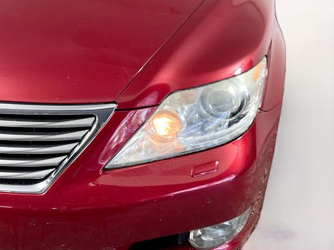 Used 2011 Lexus LS 460 w/ Comfort Pkg image 12