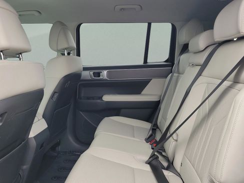 Used 2025 Hyundai Santa Fe SEL image 12