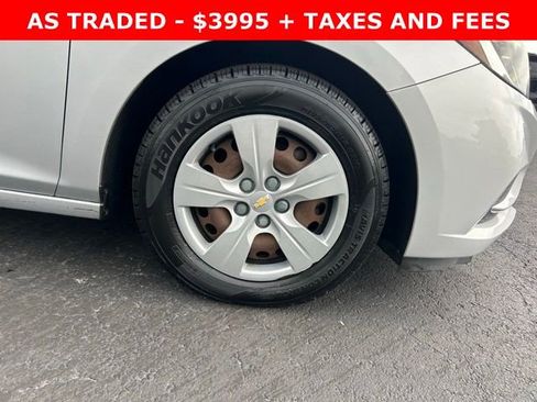 Used 2017 Chevrolet Cruze LS image 8