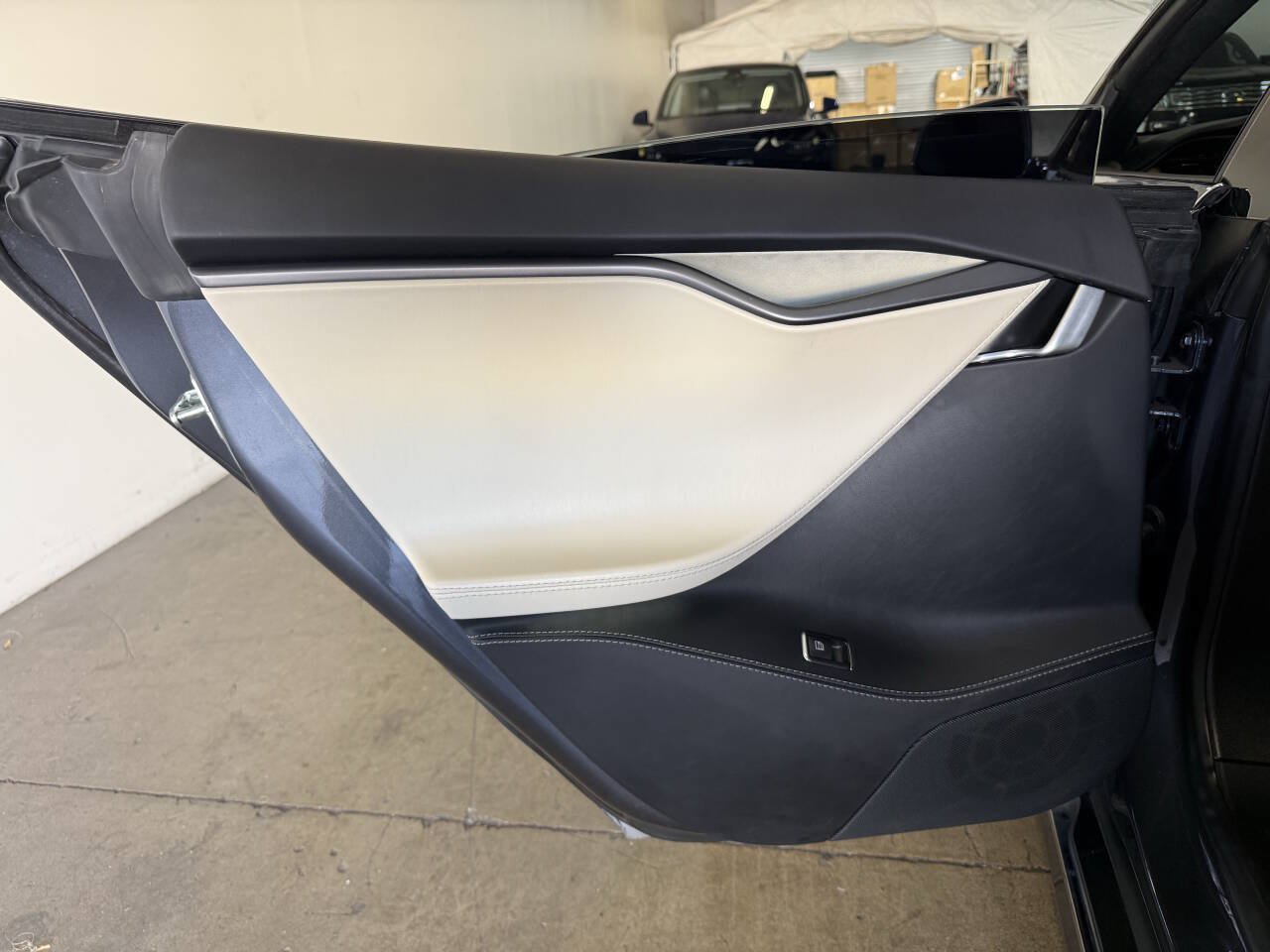 Used 2019 Tesla Model S Long Range AWD/4WD image 24