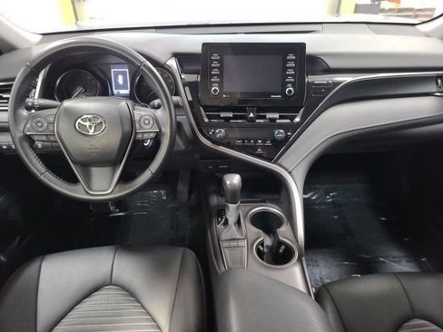Used 2023 Toyota Camry SE FWD image 2