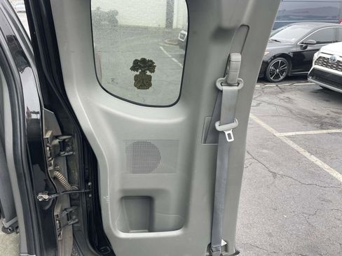 Used 2017 Nissan Frontier S image 19