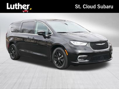 Used 2024 Chrysler Pacifica Touring-L