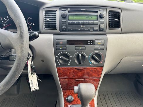 Used 2007 Toyota Corolla LE FWD image 2