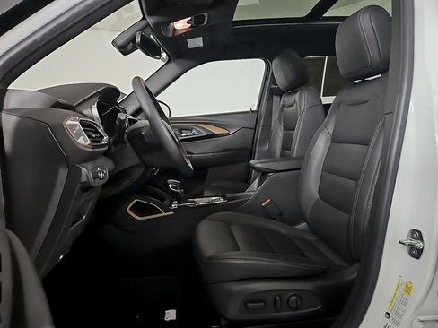Used 2023 Chevrolet TrailBlazer ACTIV w/ Sun and Liftgate Package FWD image 13