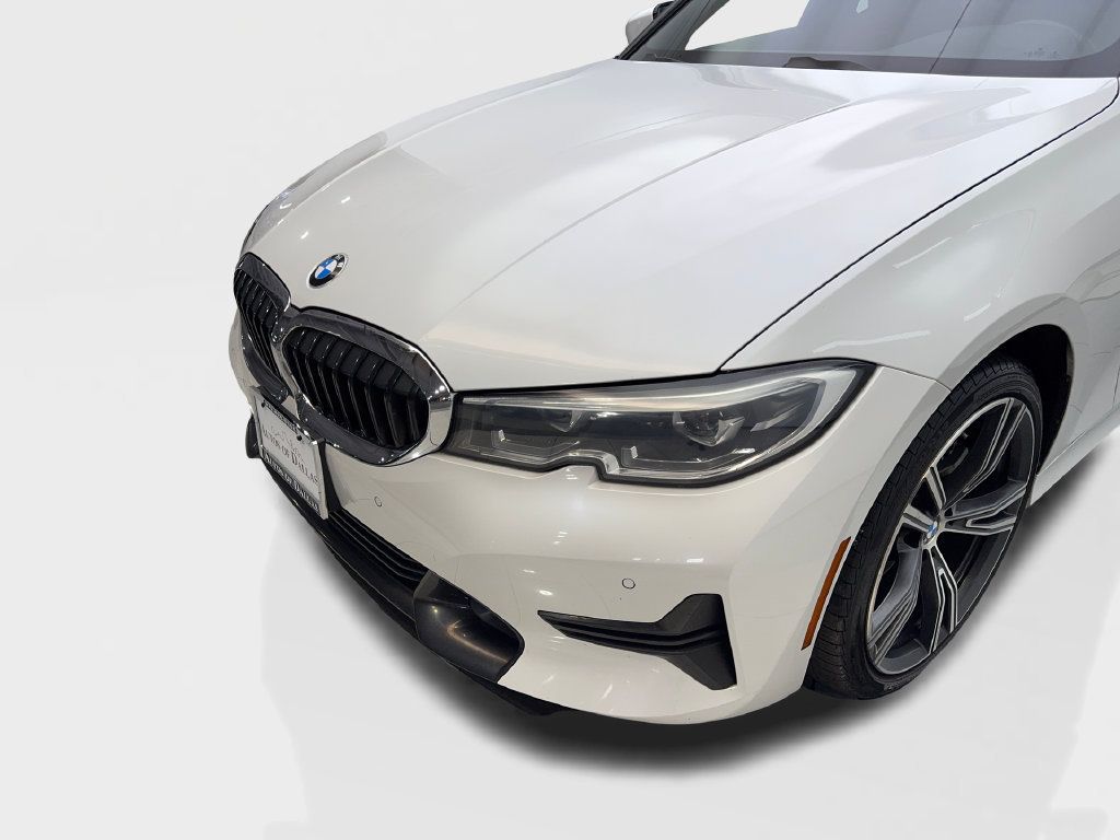 Used 2022 BMW 330i Sedan w/ Driving Assistance Package RWD image 17