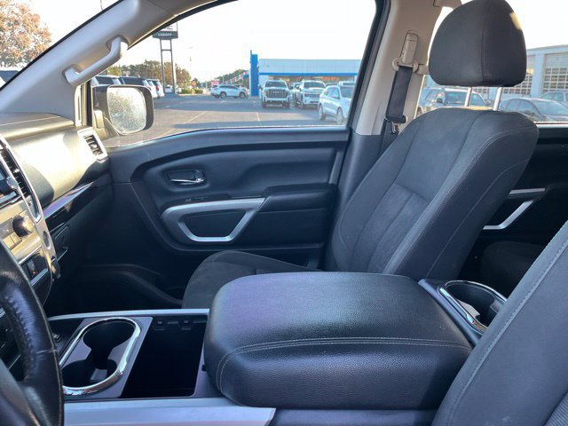 Used 2021 Nissan Titan SV w/ SV Convenience Package RWD image 10