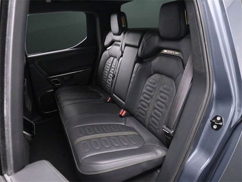 Used 2022 Rivian R1T Launch Edition image 16