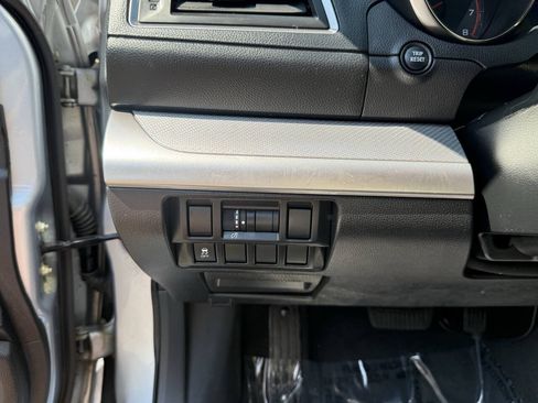 Used 2017 Subaru Outback 2.5i AWD/4WD image 33