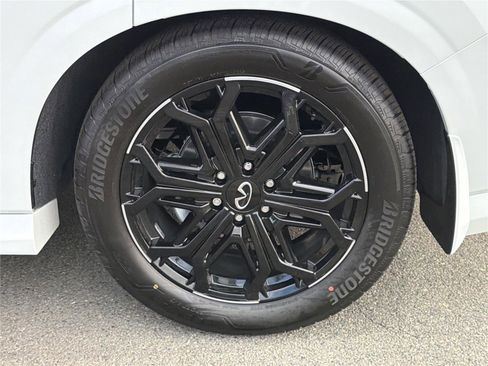 New 2026 INFINITI QX80 4WD w/ Sport Exterior Package image 29