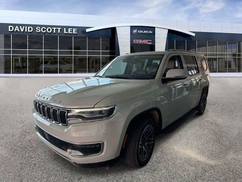 Used 2022 Jeep Wagoneer Series III w/ Flexible Seating Group AWD/4WD image 6