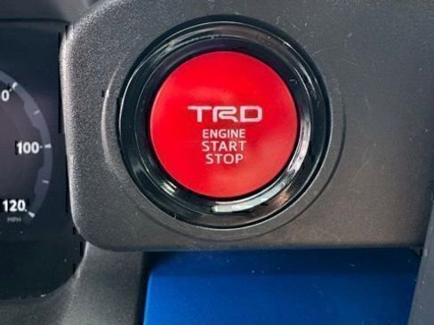 Certified 2025 Toyota Tacoma TRD Off-Road AWD/4WD image 23