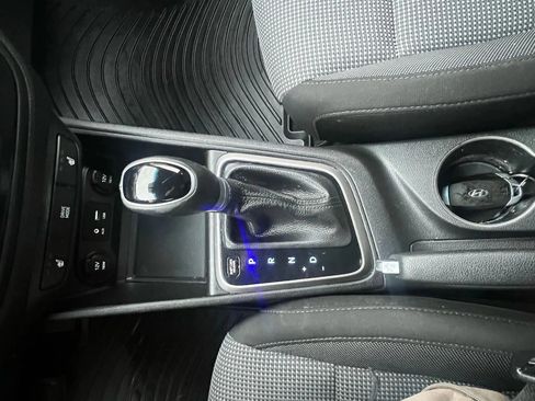 Used 2019 Hyundai Accent Limited image 19