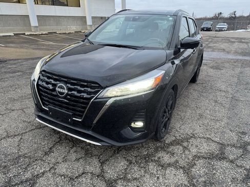 Used 2024 Nissan Kicks SR image 11