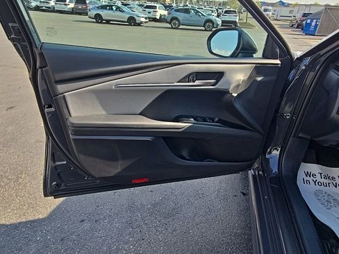 Used 2025 Toyota Camry SE image 23