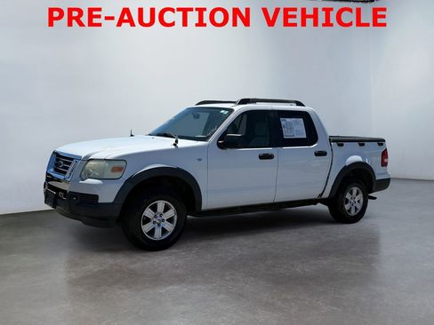 Used 2007 Ford Explorer Sport Trac XLT AWD/4WD image 7