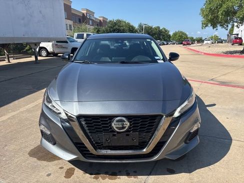 Used 2022 Nissan Altima 2.5 SR FWD image 2